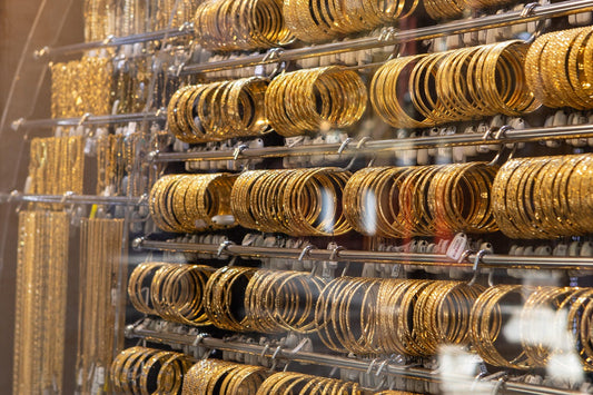 Vente en ligne vs boutique physique : où vendre ses bijoux fantaisie en 2025 ?